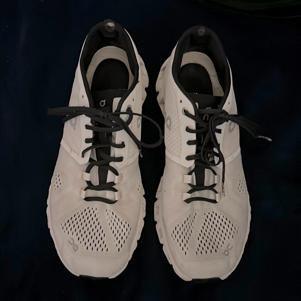 On Cloud X Women’s Running Shoes Sz 9